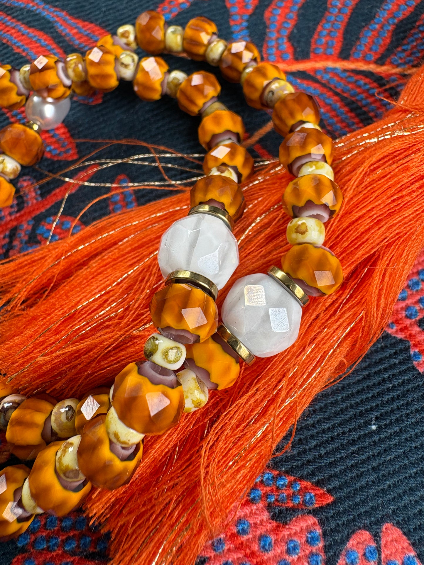 FRIDA - Bracelet de perles lumineux aux accents bohèmes chic
