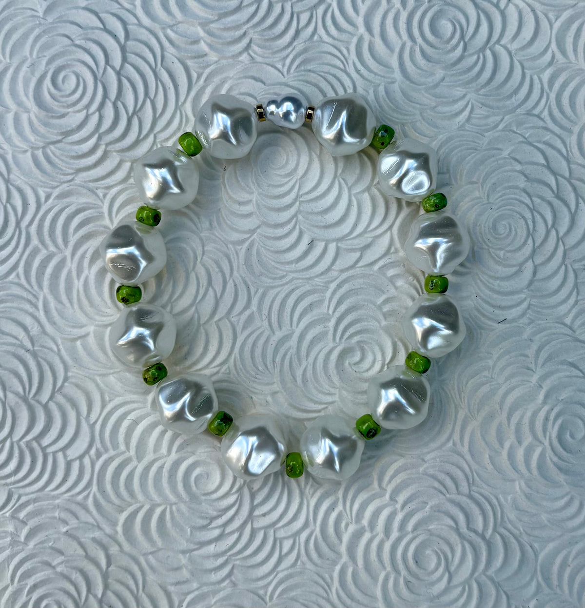 ELEGANCE - Bracelets de perles nacrées intemporel