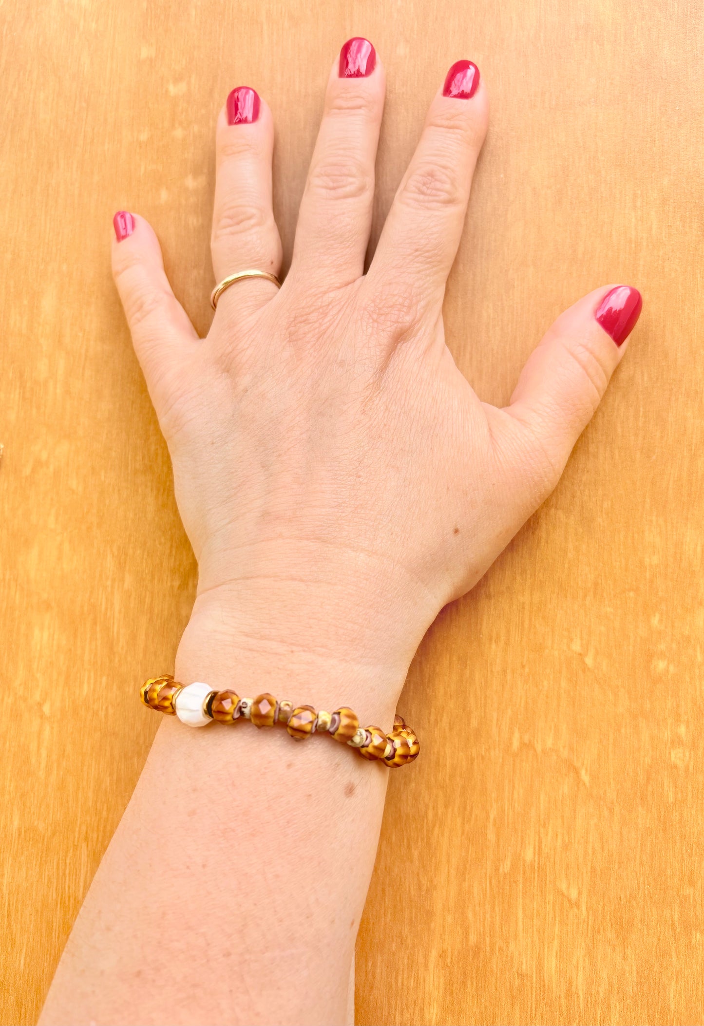 FRIDA - Bracelet de perles lumineux aux accents bohèmes chic