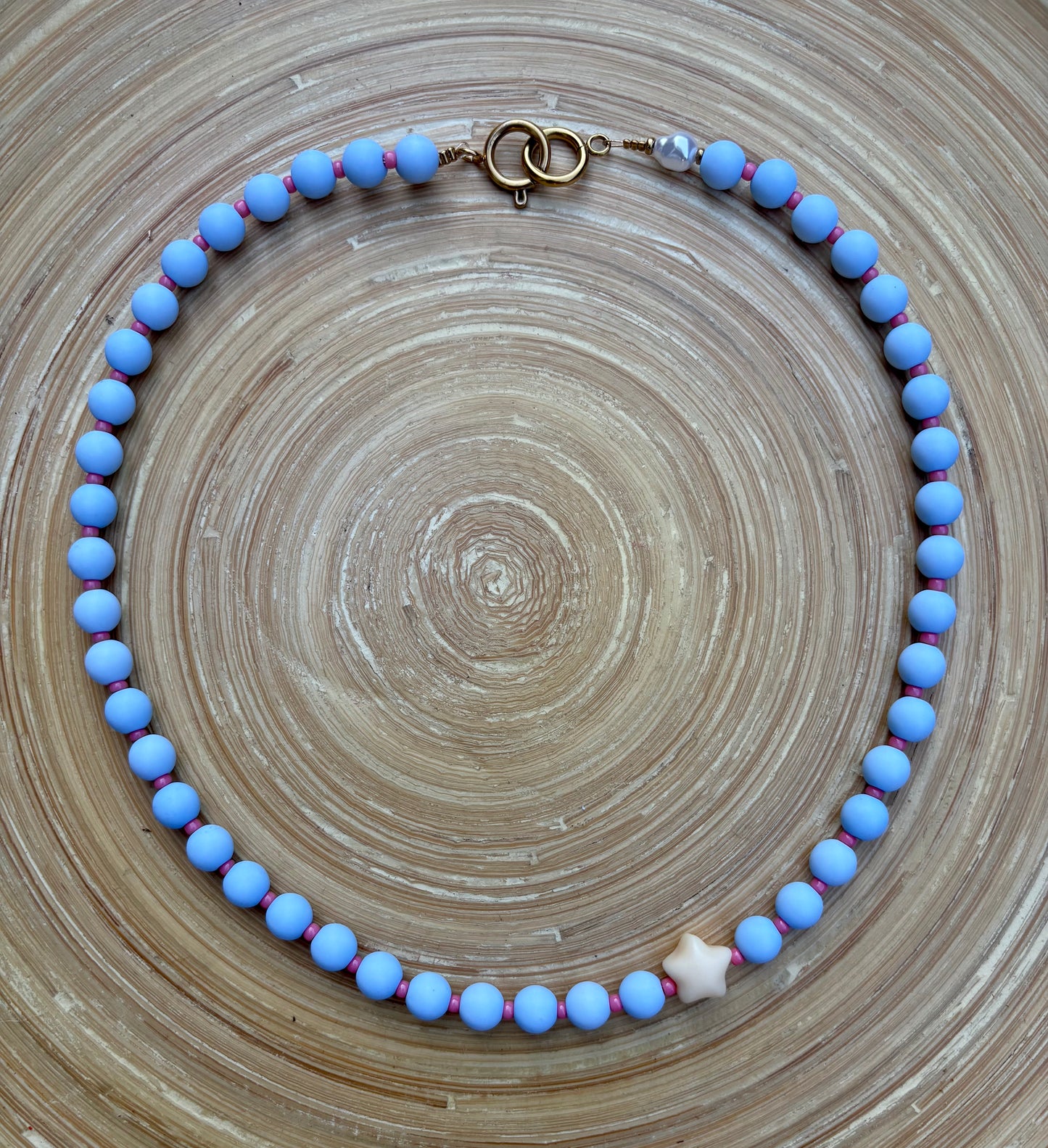 BUBBLY STAR MAT - Collier de perles colorées qui met de bonne humeur