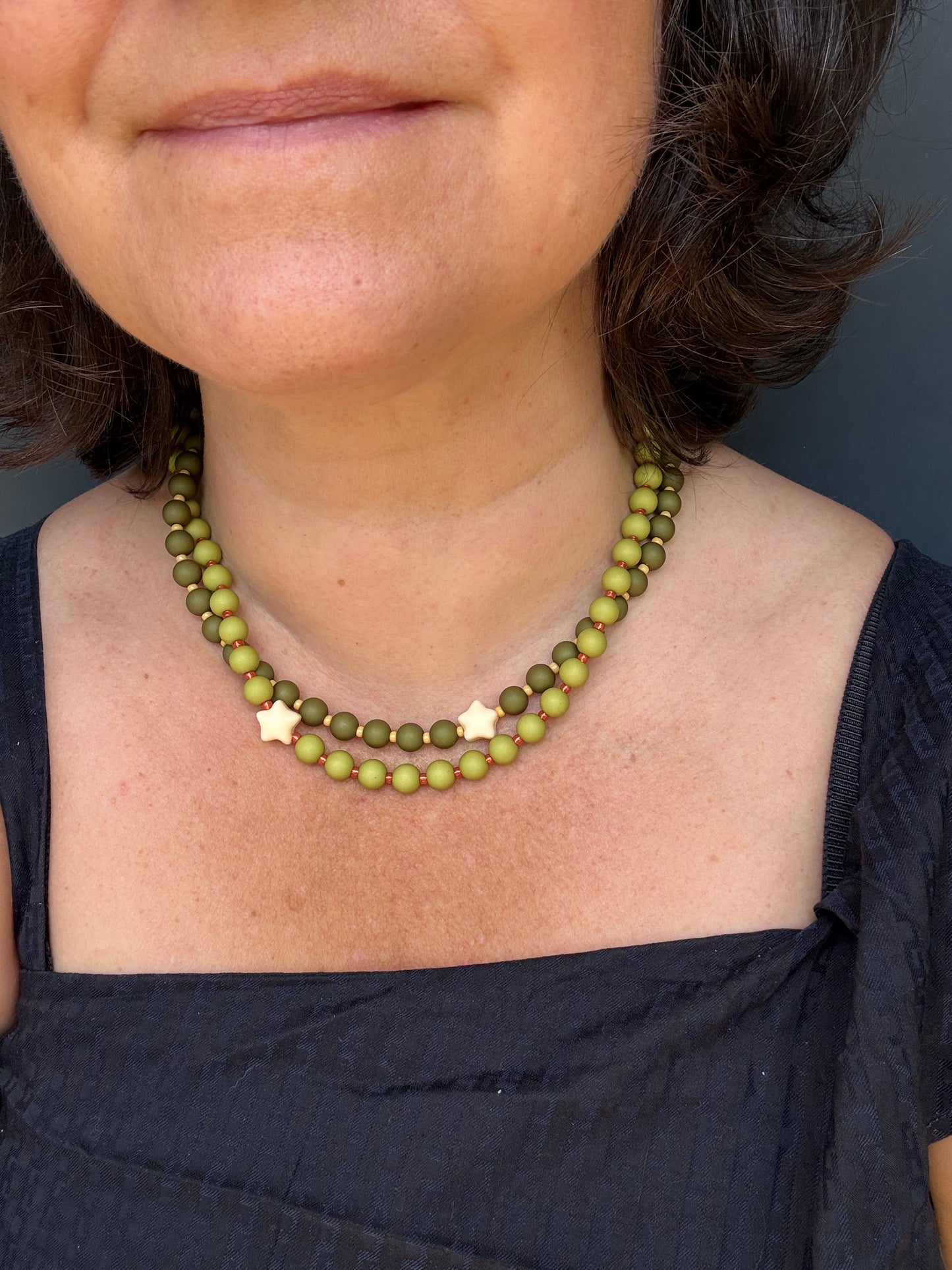 BUBBLY STAR MAT - Collier de perles colorées qui met de bonne humeur