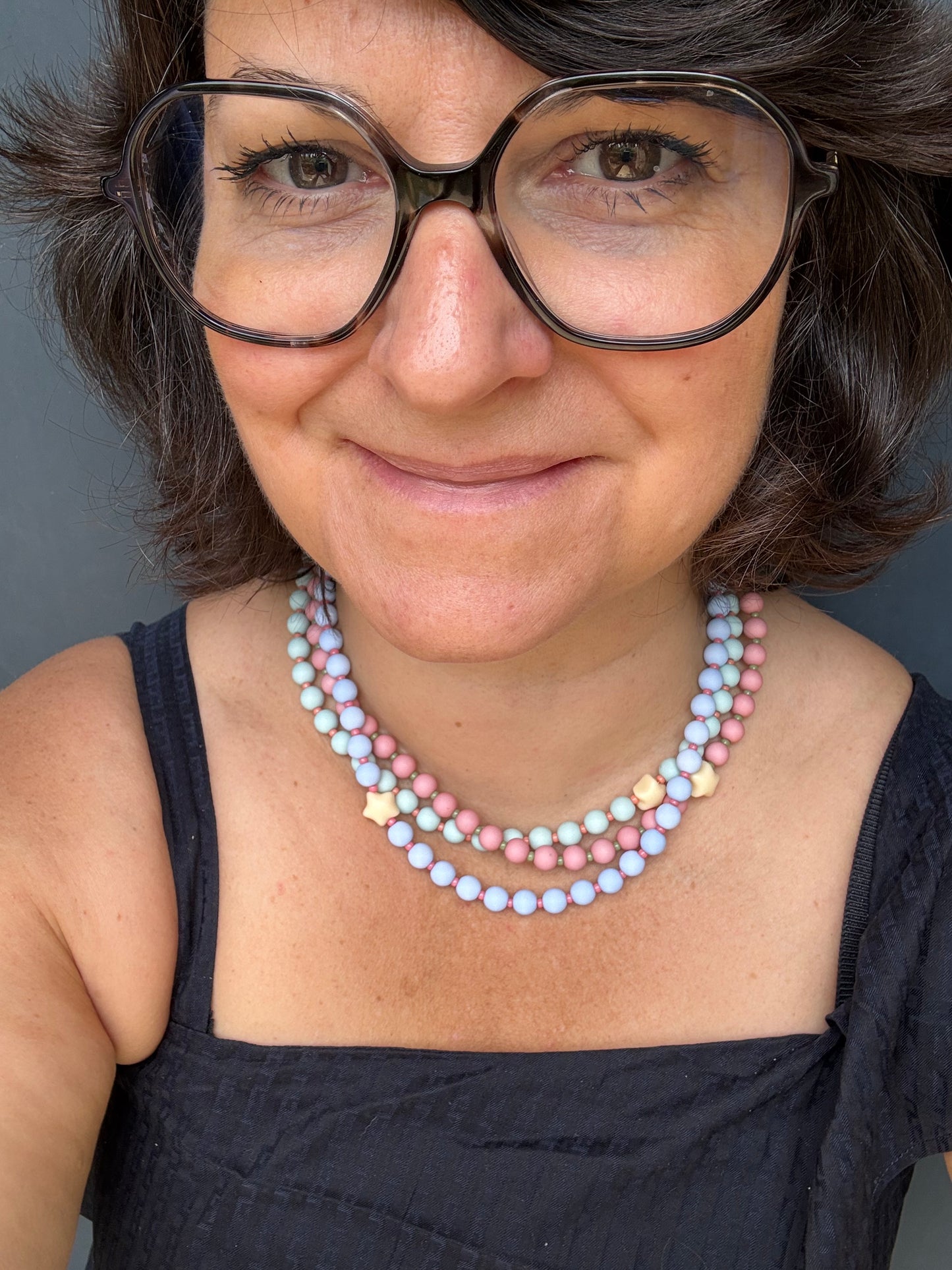 BUBBLY STAR MAT - Collier de perles colorées qui met de bonne humeur