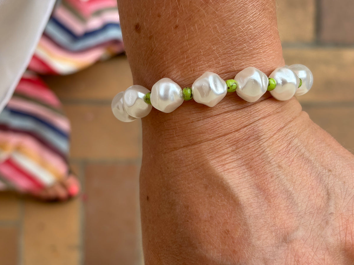 ELEGANCE - Bracelets de perles nacrées intemporel
