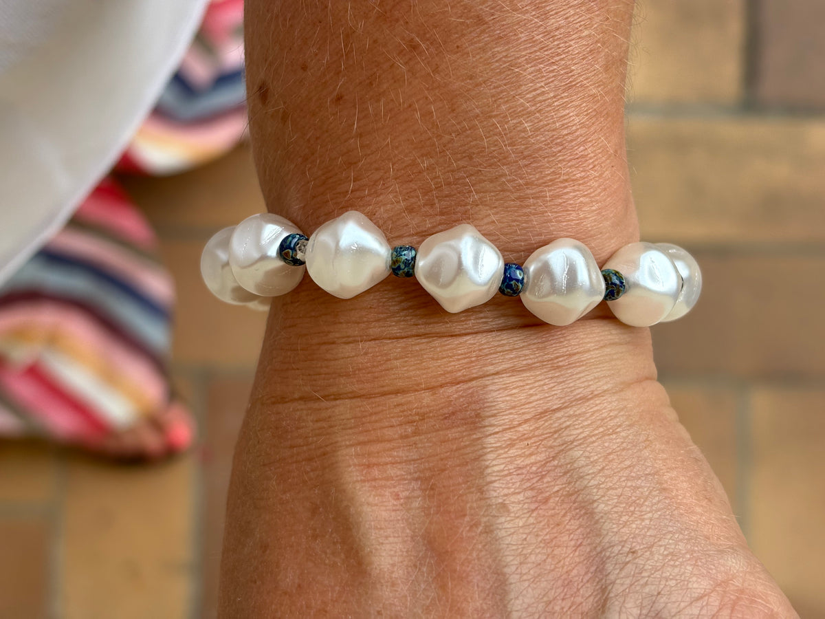 ELEGANCE - Bracelets de perles nacrées intemporel