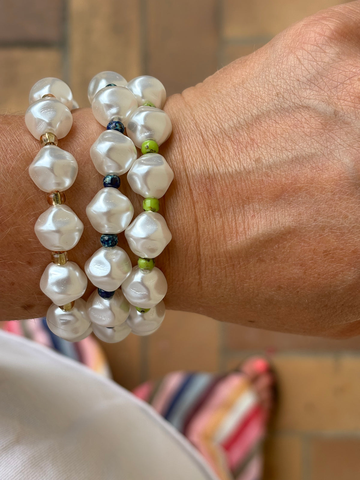 ELEGANCE - Bracelets de perles nacrées intemporel