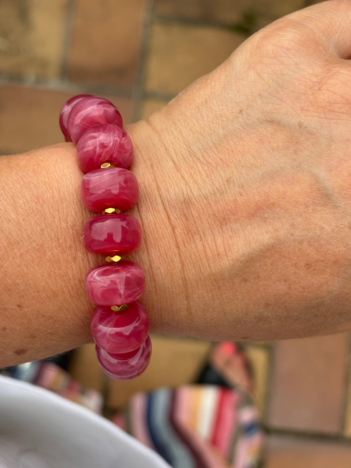 BOUGAINVILLIER - Bracelet rose éclatant des fleurs au soleil