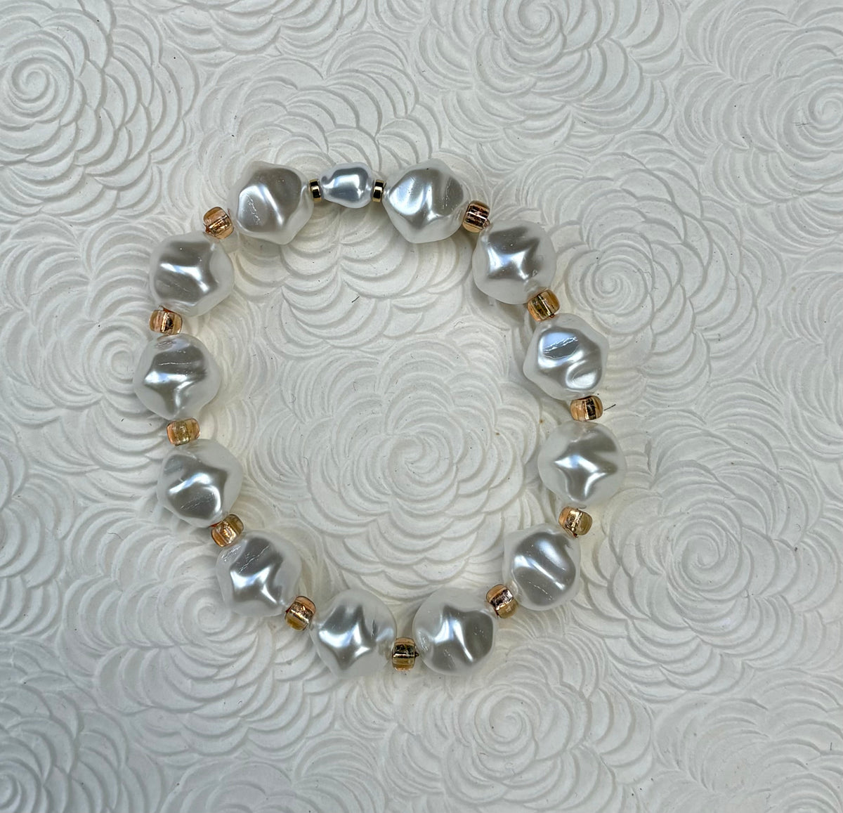 ELEGANCE - Bracelets de perles nacrées intemporel