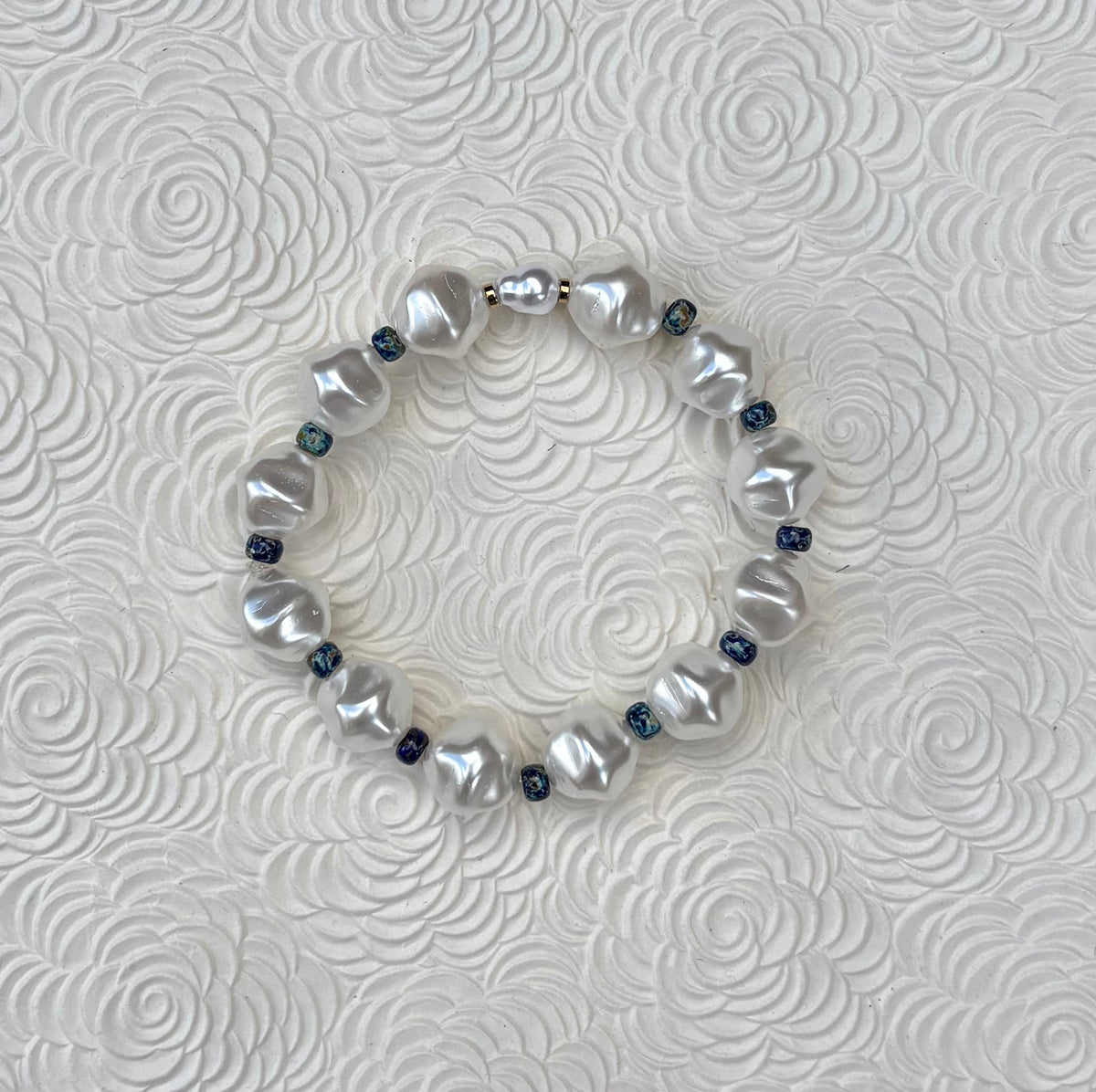 ELEGANCE - Bracelets de perles nacrées intemporel