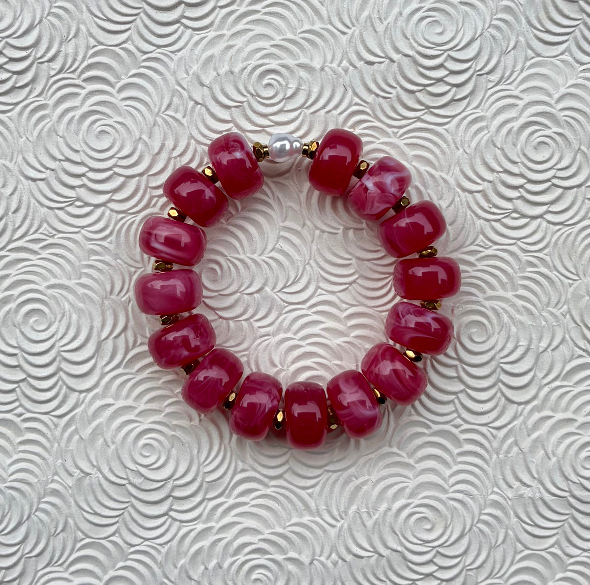 BOUGAINVILLIER - Bracelet rose éclatant des fleurs au soleil